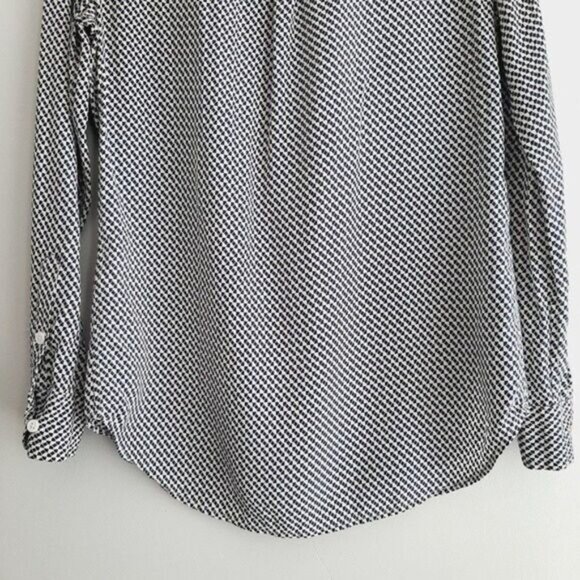 EQUIPMENT FEMME 100% Silk Button Down Blouse Geometric Print Sz XS - Picture 8 of 13